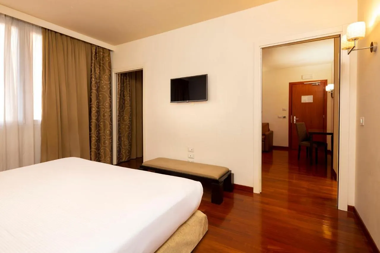 Crowne Plaza Venice East By Ihg Quarto dʼAltino Hotell